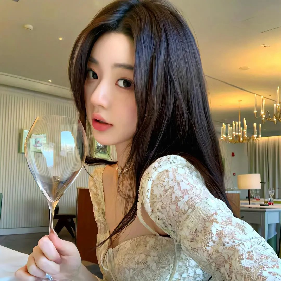 跳舞的红色公交